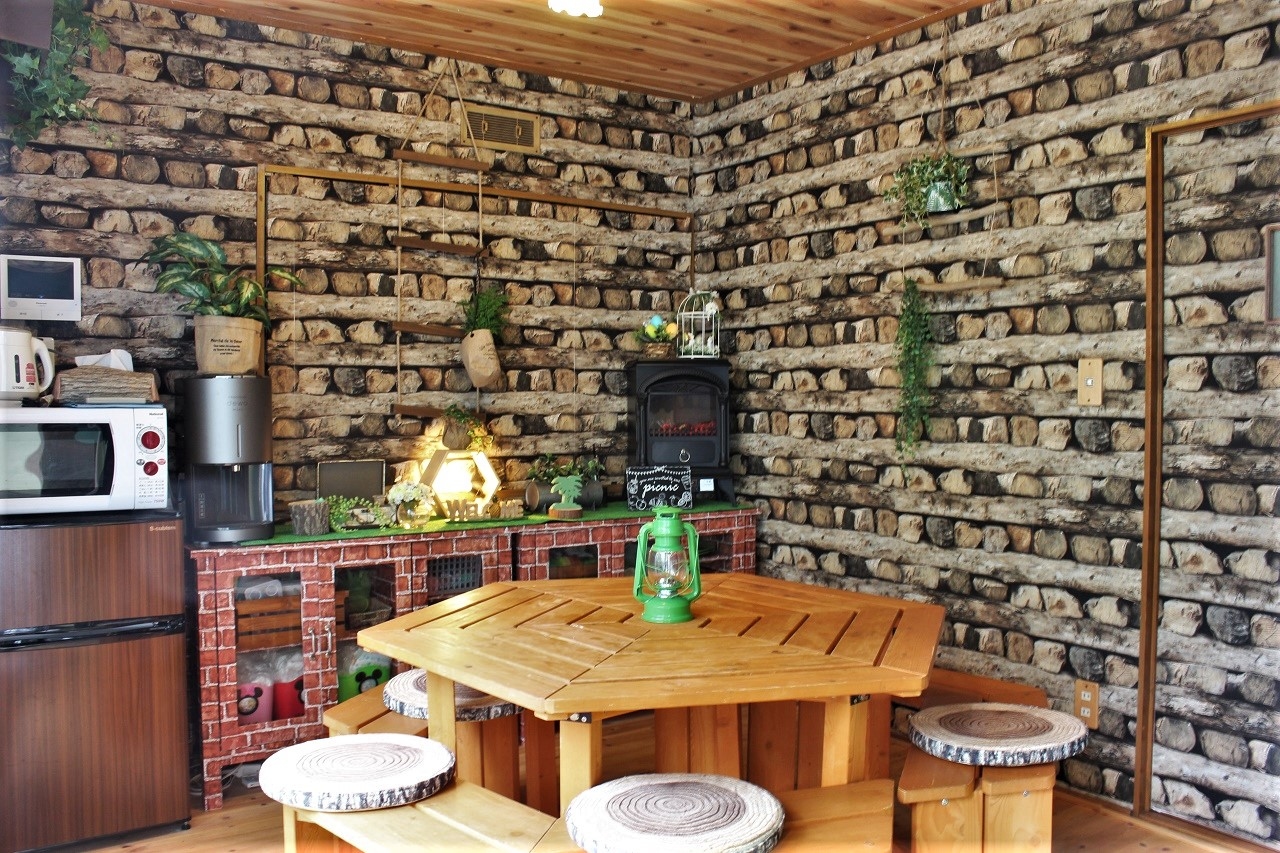 【ログハウス風の空間】最大８名程度着席可