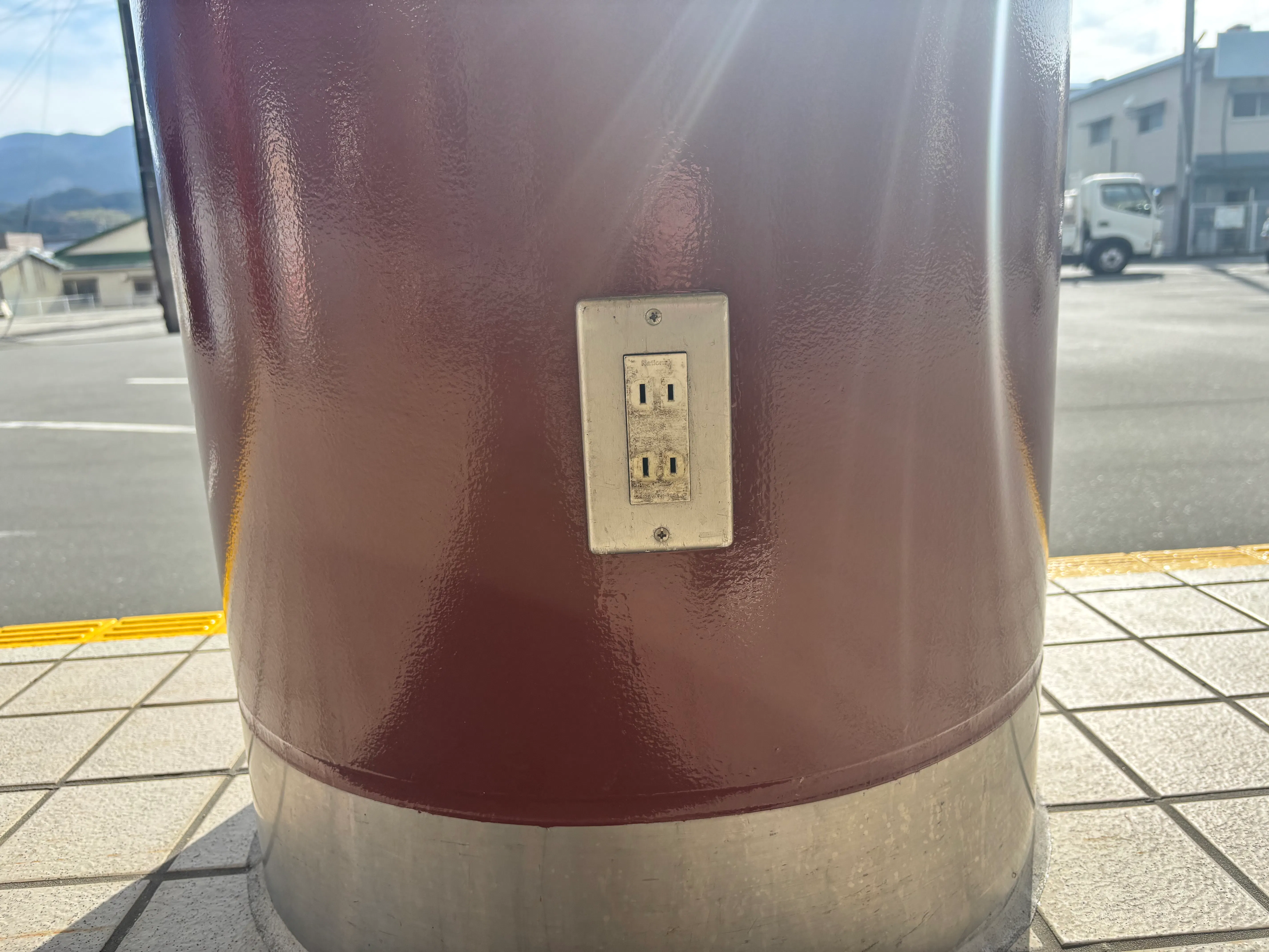 【Aコープのむら店】食物販や販促イベントに最適な入口横の屋外軒下スペース