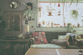 【三軒茶屋駅5分】撮影に最適な生活感を活かした人の気配とフォトジェニックを兼ね備えたレンタルスタジオ