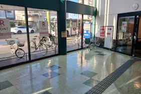 【レガネット城西】エレベーターの横 販促プロモーションや物販に最適なスーパー店内催事イベントスペース