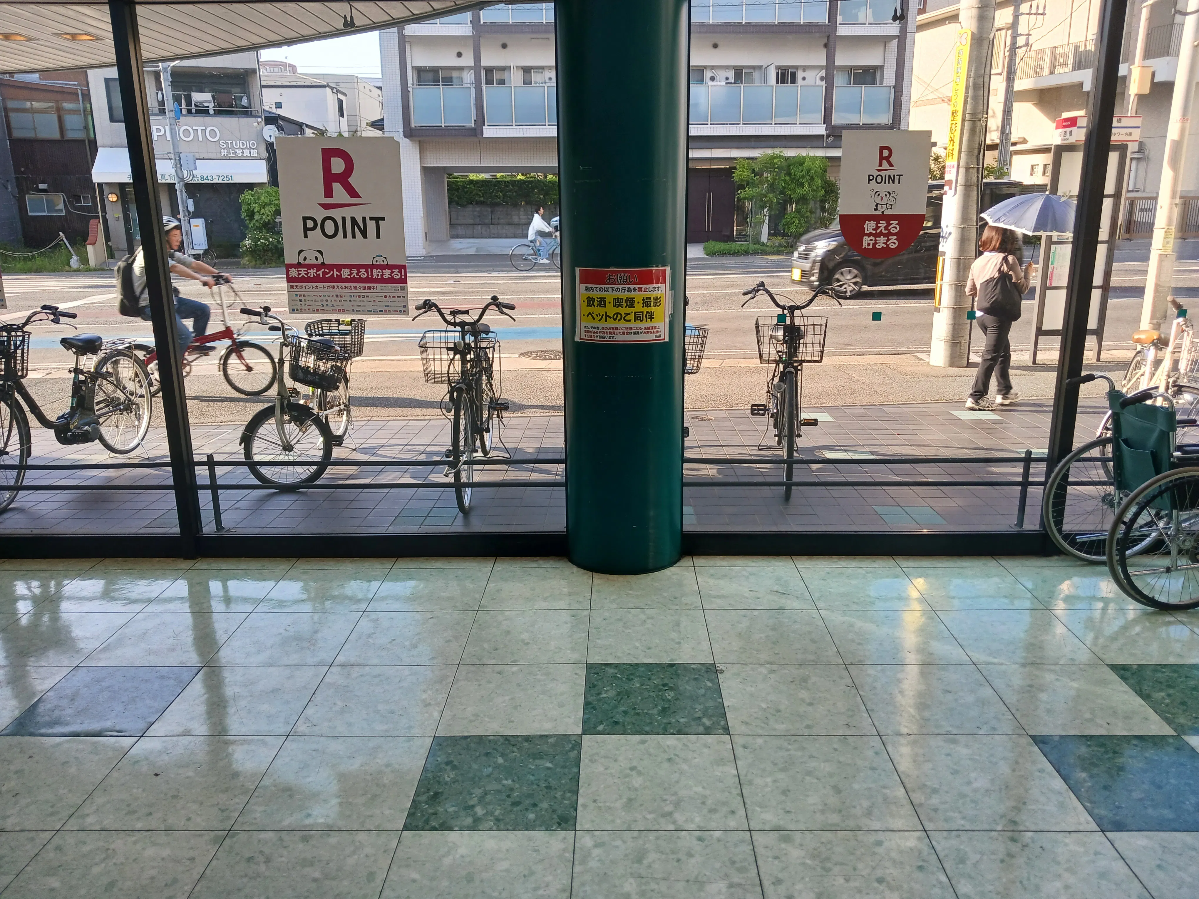 【レガネット城西】エレベーターの横 販促プロモーションや物販に最適なスーパー店内催事イベントスペース