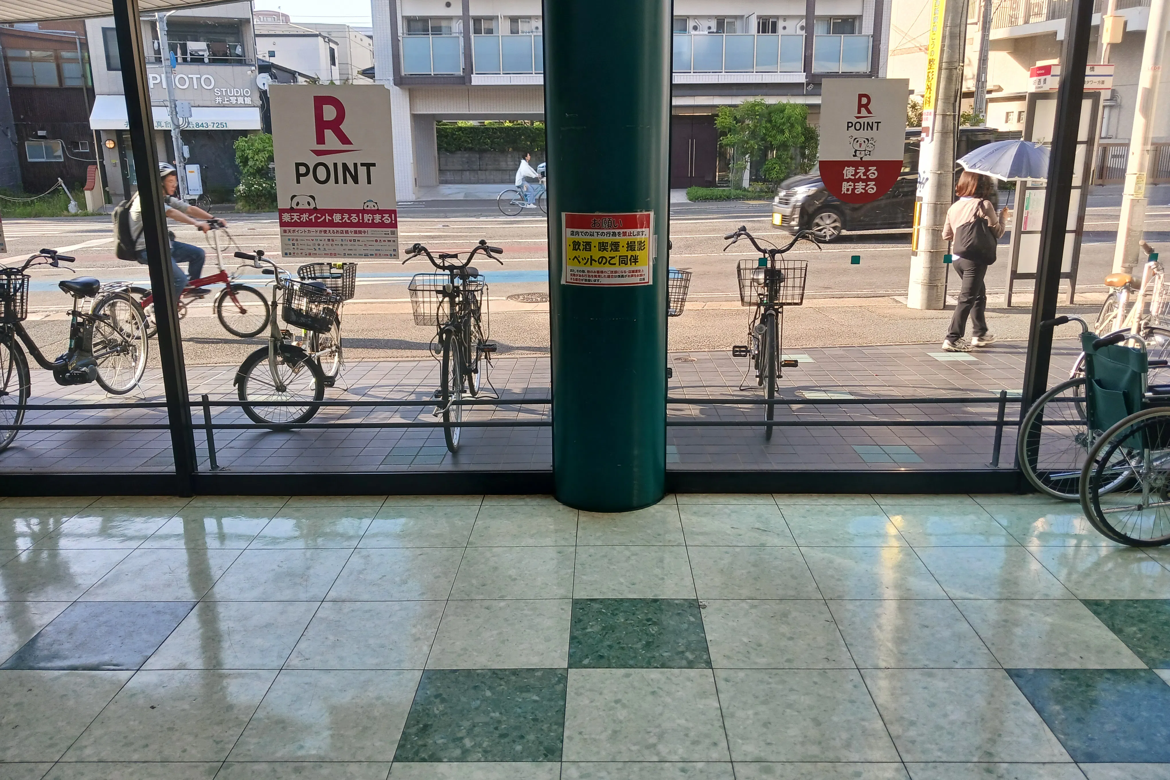 【レガネット城西】エレベーターの横 販促プロモーションや物販に最適なスーパー店内催事イベントスペース