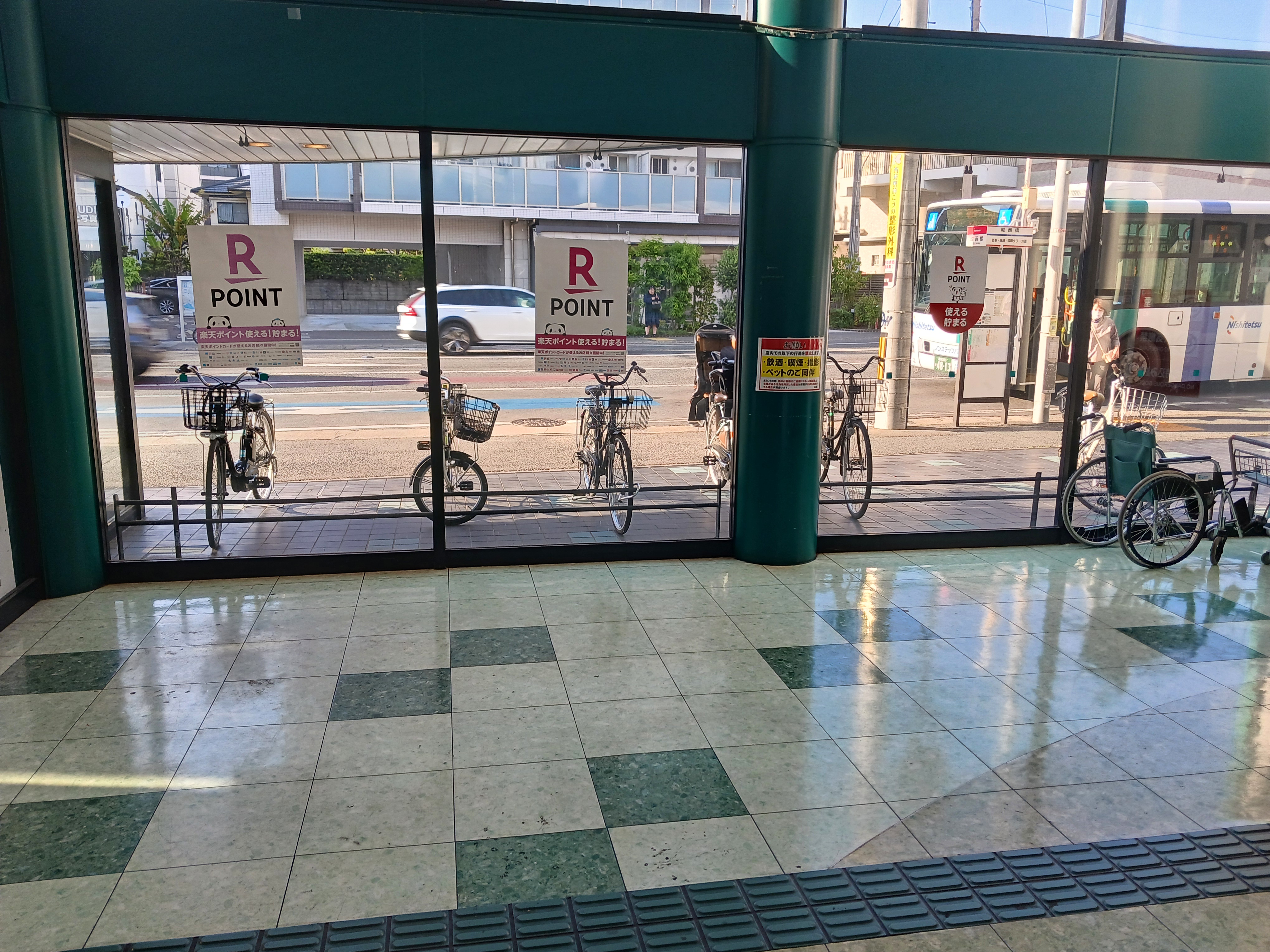 【レガネット城西】エレベーターの横 販促プロモーションや物販に最適なスーパー店内催事イベントスペース