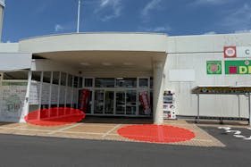 【ゆめマート 頓野】屋外軒先 キッチンカーや販促プロモーションにおすすめな催事イベントスペース