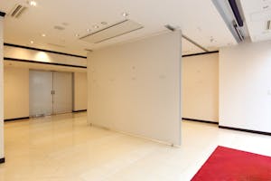 【三田駅8分】展示会・ポップアップストア・イベントに適した車両展示可能なガラス張りのスペース