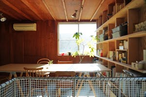 【池ノ上駅6分】撮影に適した光と影・素材が特徴的な自宅兼スタジオ