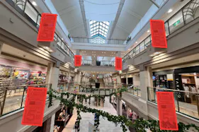 【イオンモール秋田】モール内広告 通路フラッグバナー