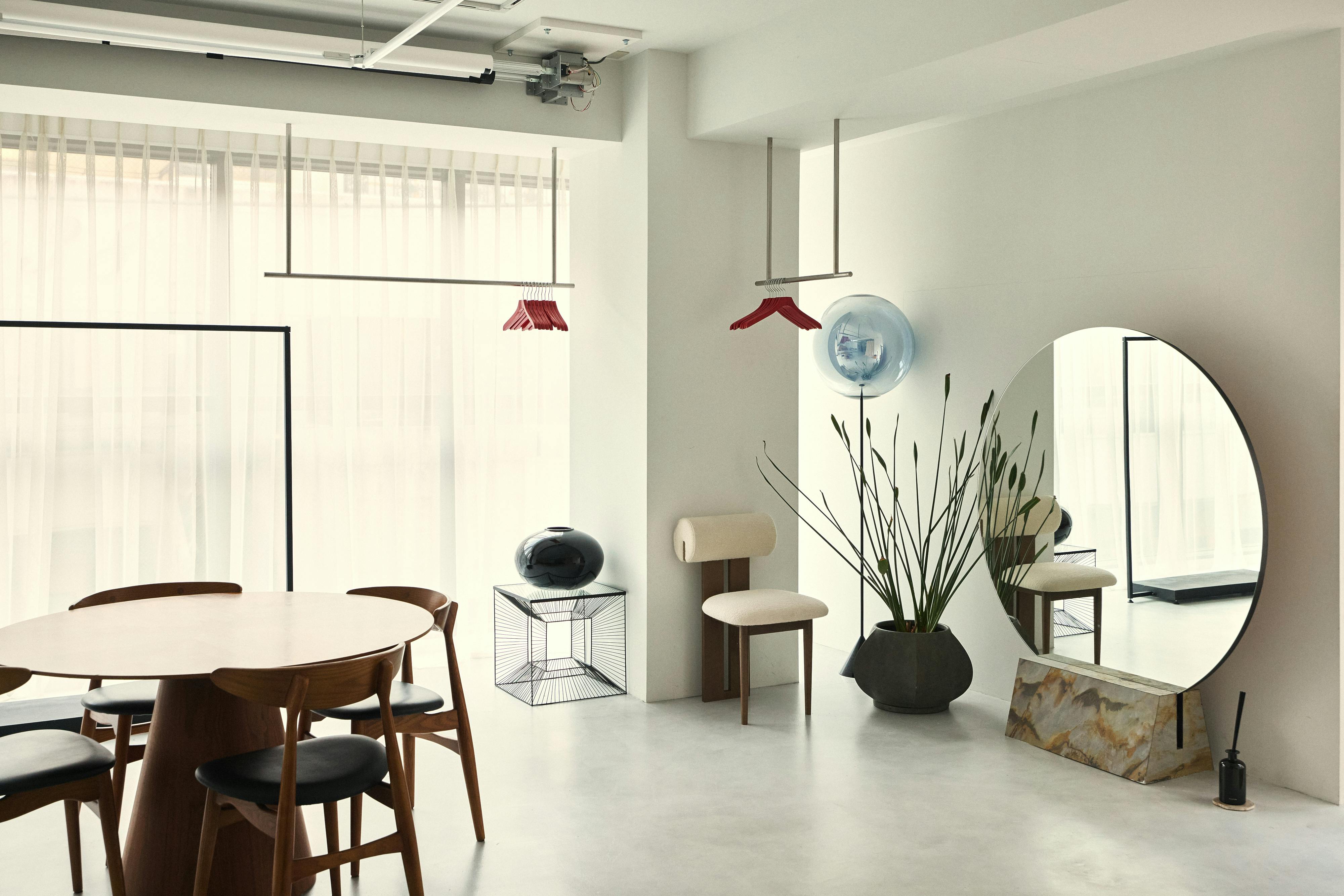 【明治神宮前駅4分/原宿駅4分】自然光あふれる白壁モルタルのミニマルなイベントスペース/展示会・ポップアップ・撮影に最適