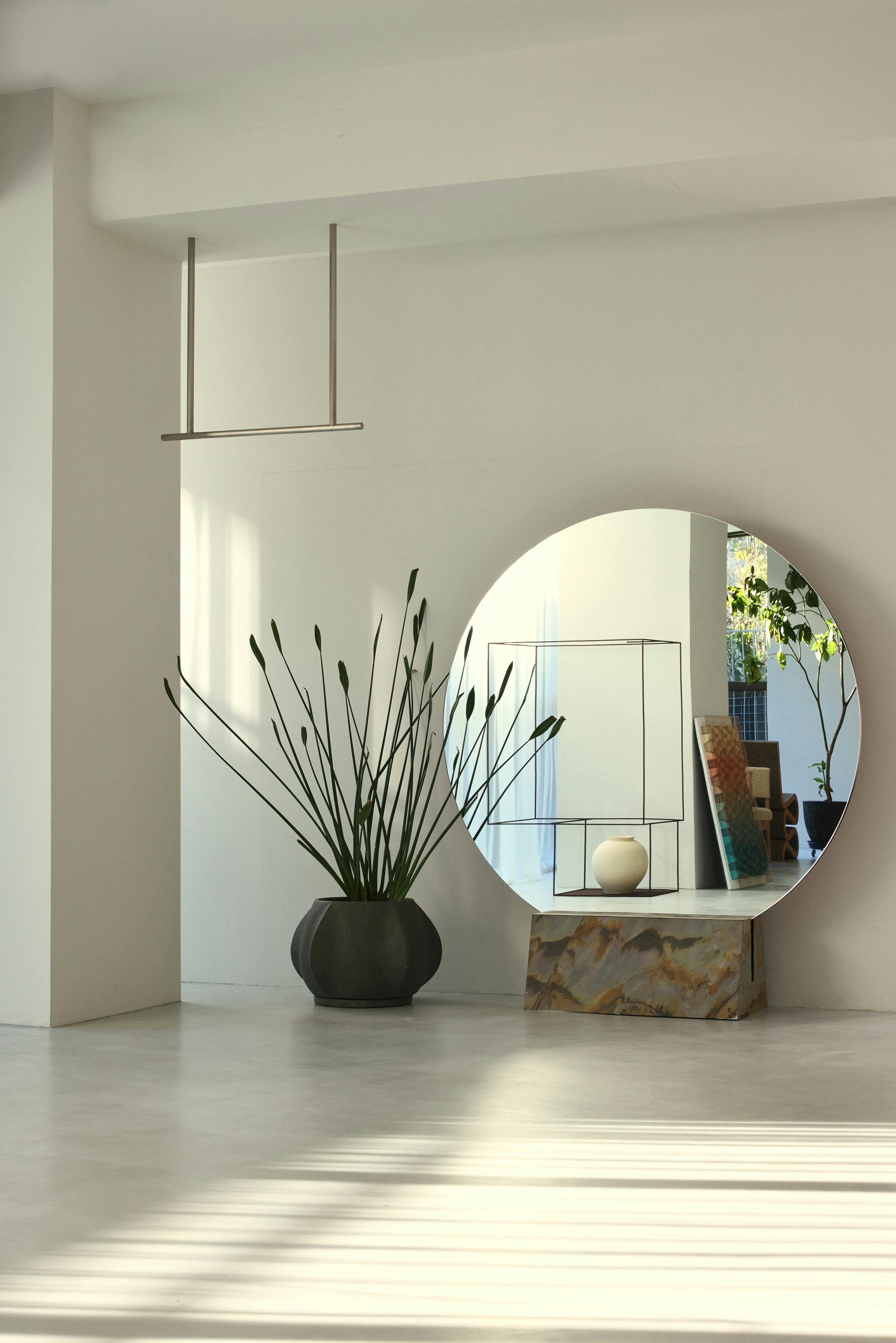 【明治神宮前駅4分／原宿駅4分】自然光あふれる白壁モルタルのミニマルなイベントスペース／展示会・ポップアップ・撮影に最適