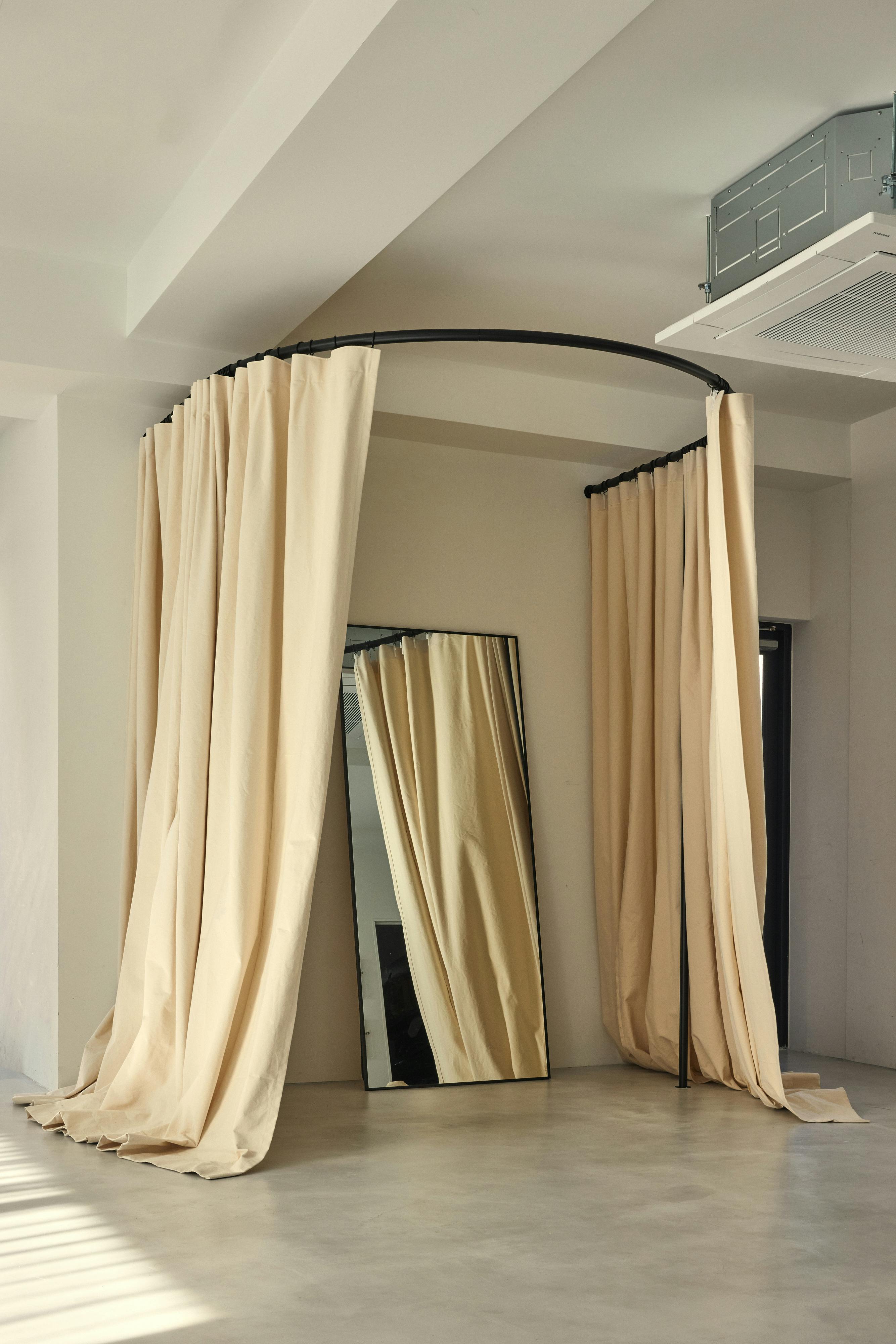 【明治神宮前駅4分/原宿駅4分】自然光あふれる白壁モルタルのミニマルなイベントスペース/展示会・ポップアップ・撮影に最適