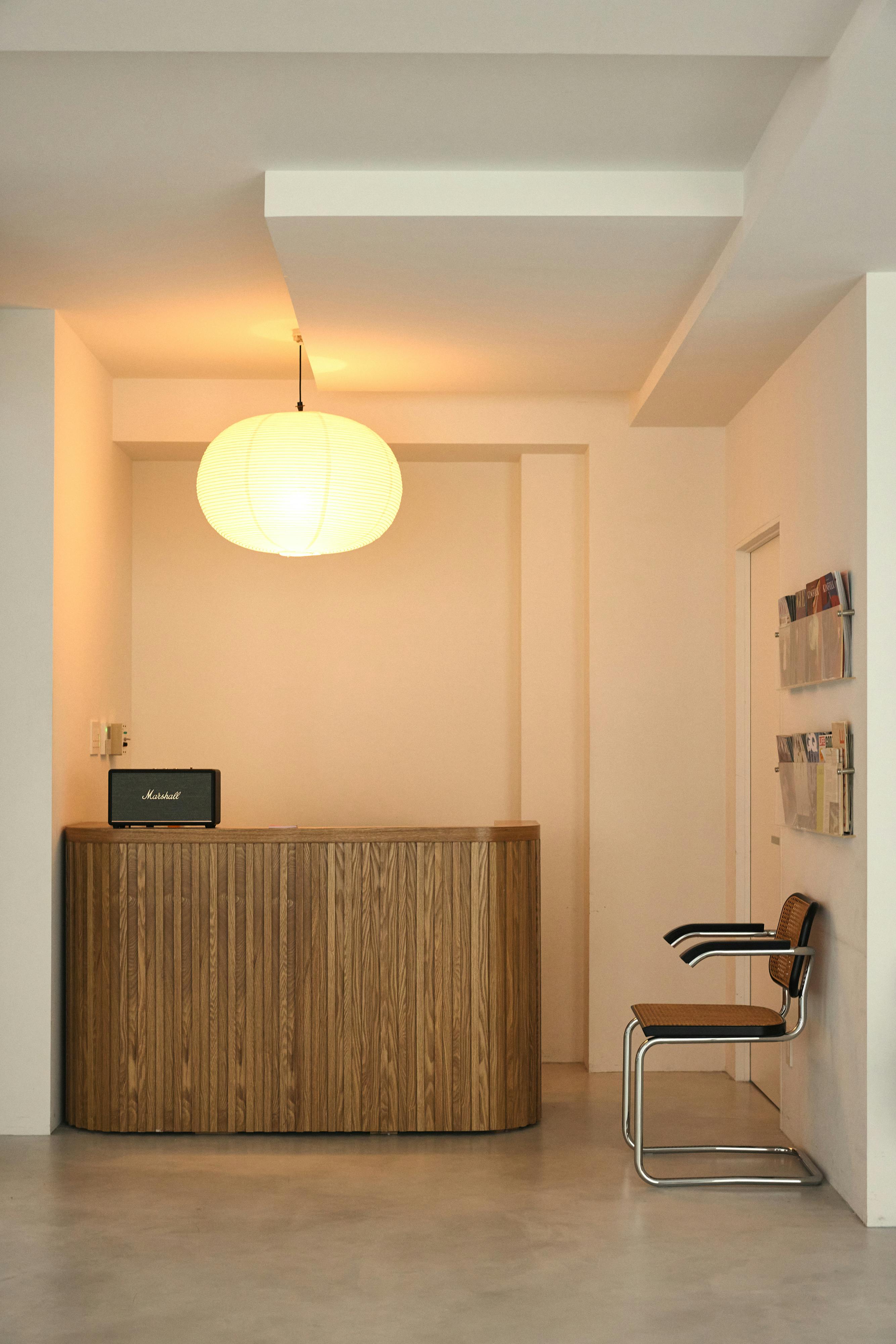 【明治神宮前駅4分／原宿駅4分】自然光あふれる白壁モルタルのミニマルなイベントスペース／展示会・ポップアップ・撮影に最適