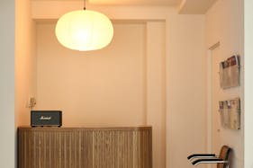 【明治神宮前駅4分/原宿駅4分】自然光あふれる白壁モルタルのミニマルなイベントスペース/展示会・ポップアップ・撮影に最適