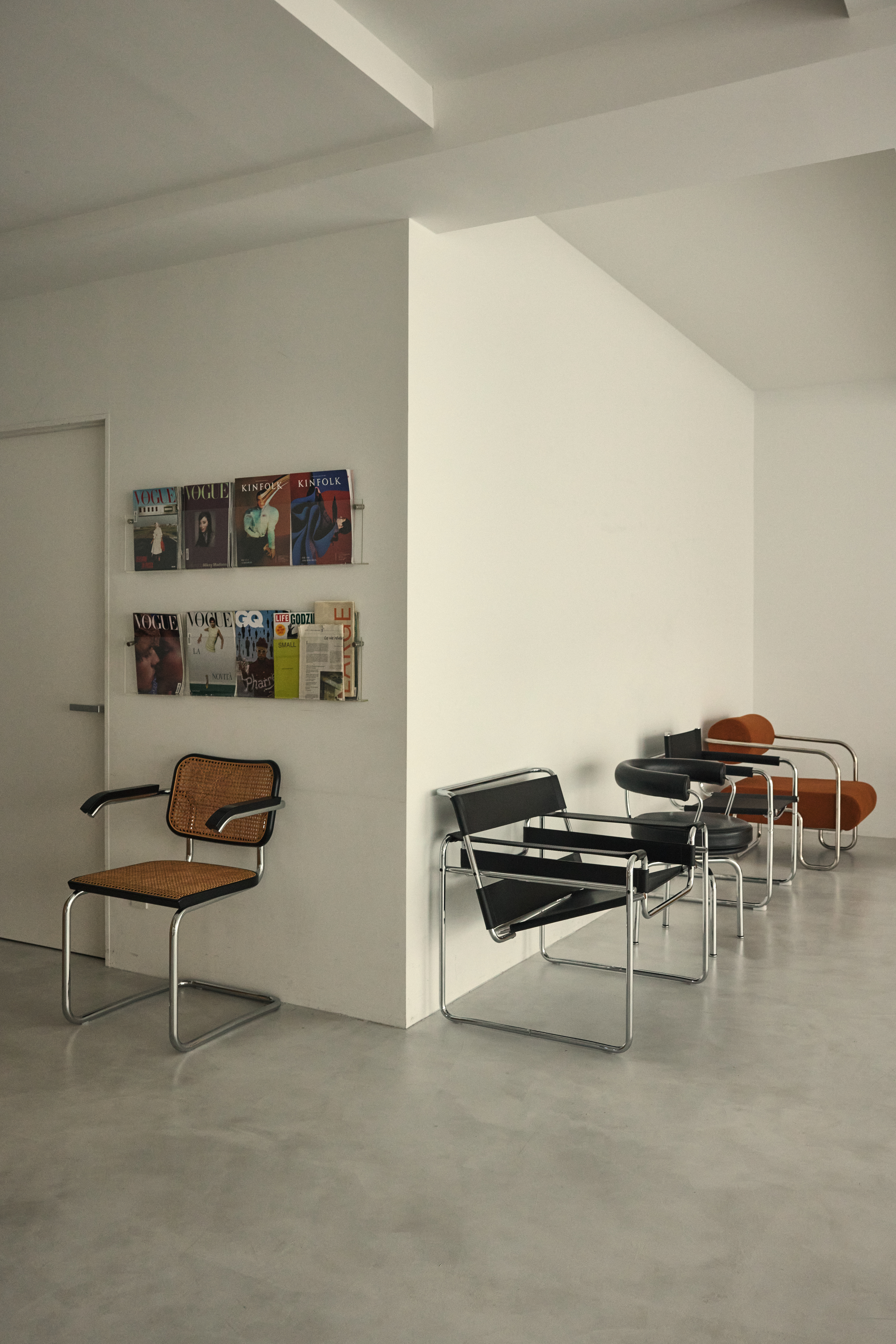 【明治神宮前駅4分／原宿駅4分】自然光あふれる白壁モルタルのミニマルなイベントスペース／展示会・ポップアップ・撮影に最適