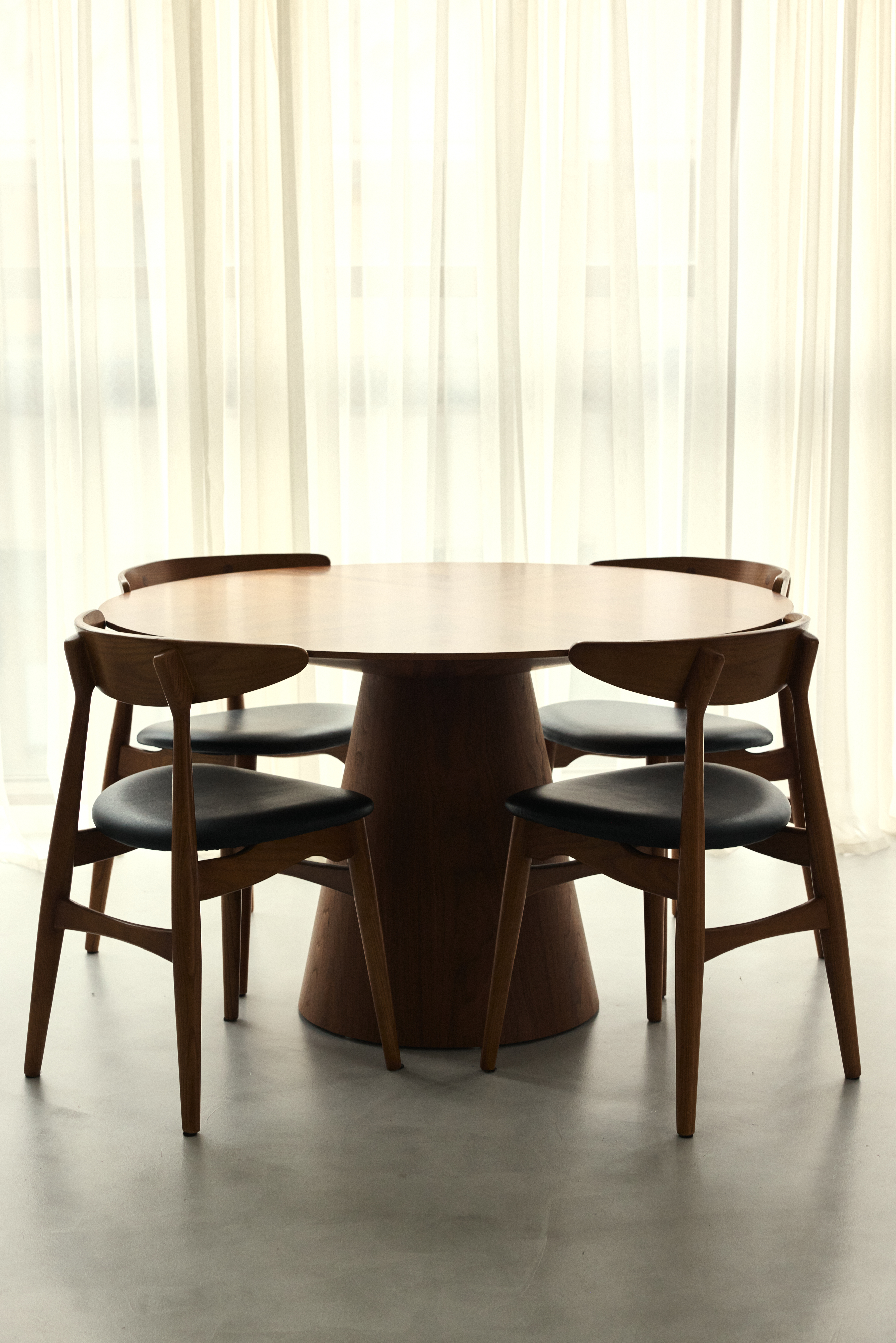 【明治神宮前駅4分／原宿駅4分】自然光あふれる白壁モルタルのミニマルなイベントスペース／展示会・ポップアップ・撮影に最適