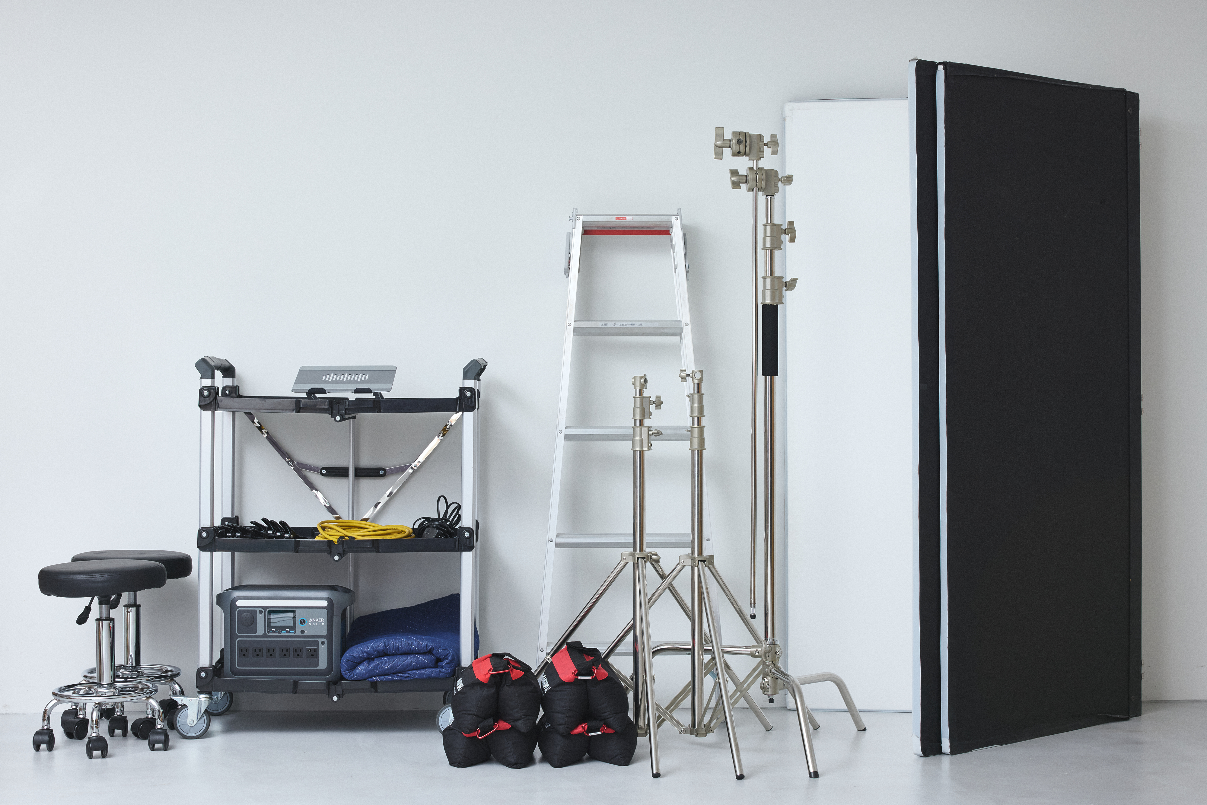 【明治神宮前駅4分／原宿駅4分】自然光あふれる白壁モルタルのミニマルなイベントスペース／展示会・ポップアップ・撮影に最適