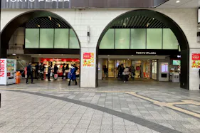 【東急プラザ蒲田】① 『蒲田駅西口駅前広場』前イベントスペース 物販やPRプロモーションに最適な通行量の多いイベントスペース