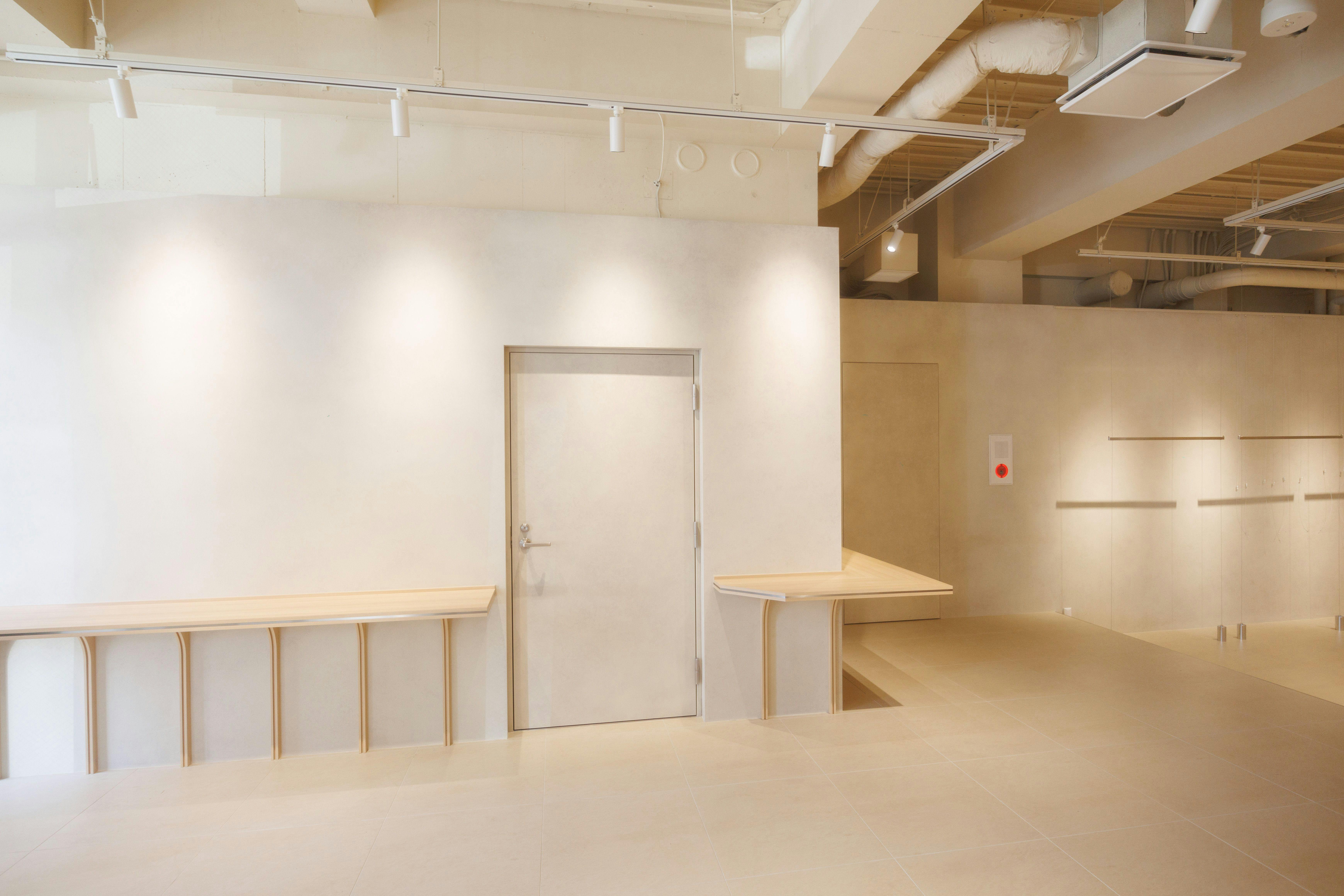 【表参道駅7分】カフェ併設230㎡ワンフロアー路面スペース、ポップアップ、コスメ、ギャラリー、パーティー、展示会に最適