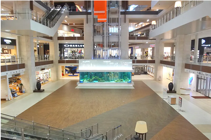 【イオンモール沖縄ライカム】1F グランドスクエア