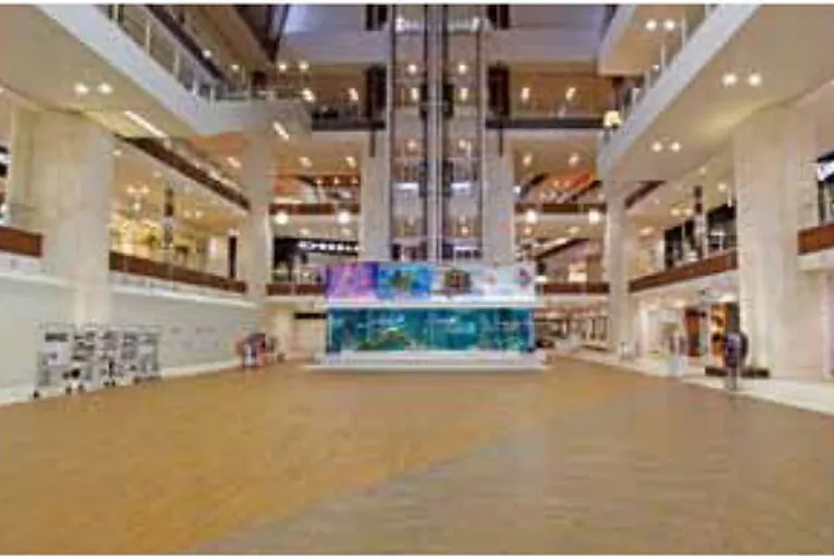 【イオンモール沖縄ライカム】1F グランドスクエアの画像3