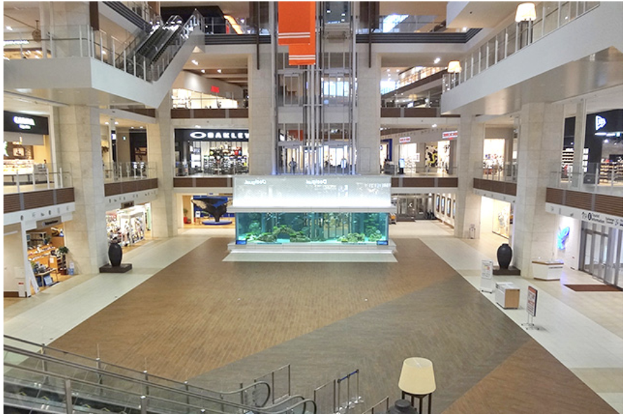 【イオンモール沖縄ライカム】1F グランドスクエア