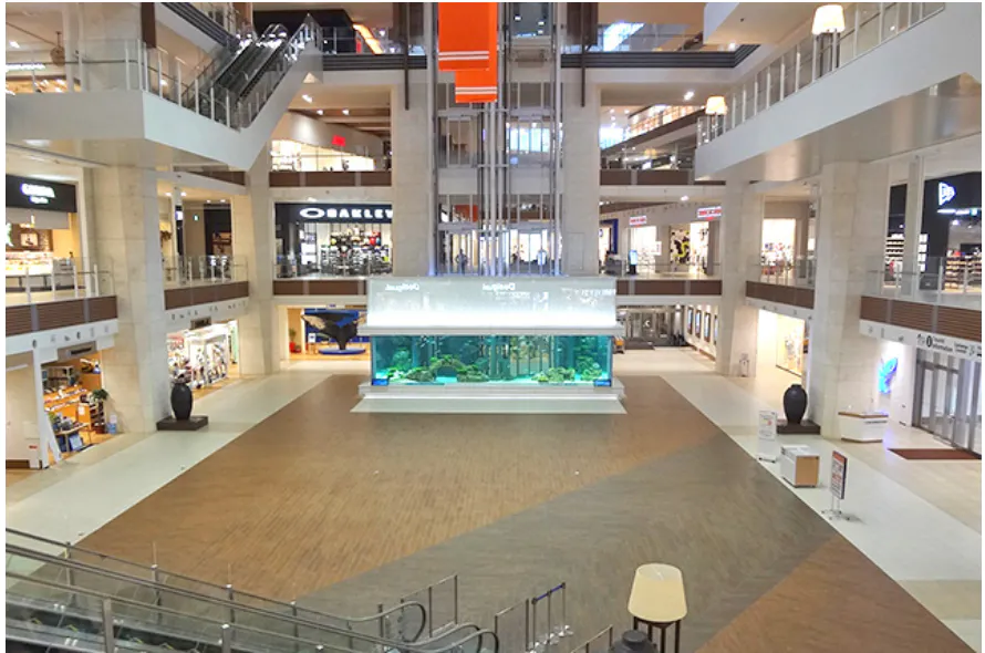 【イオンモール沖縄ライカム】1F グランドスクエアの画像