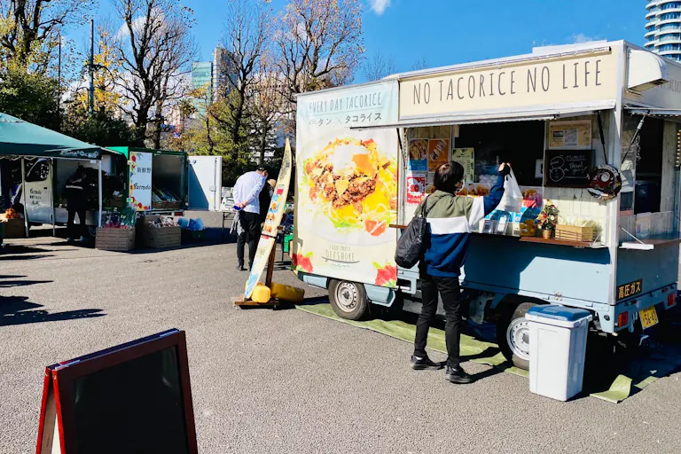 キッチンカー出店の様子