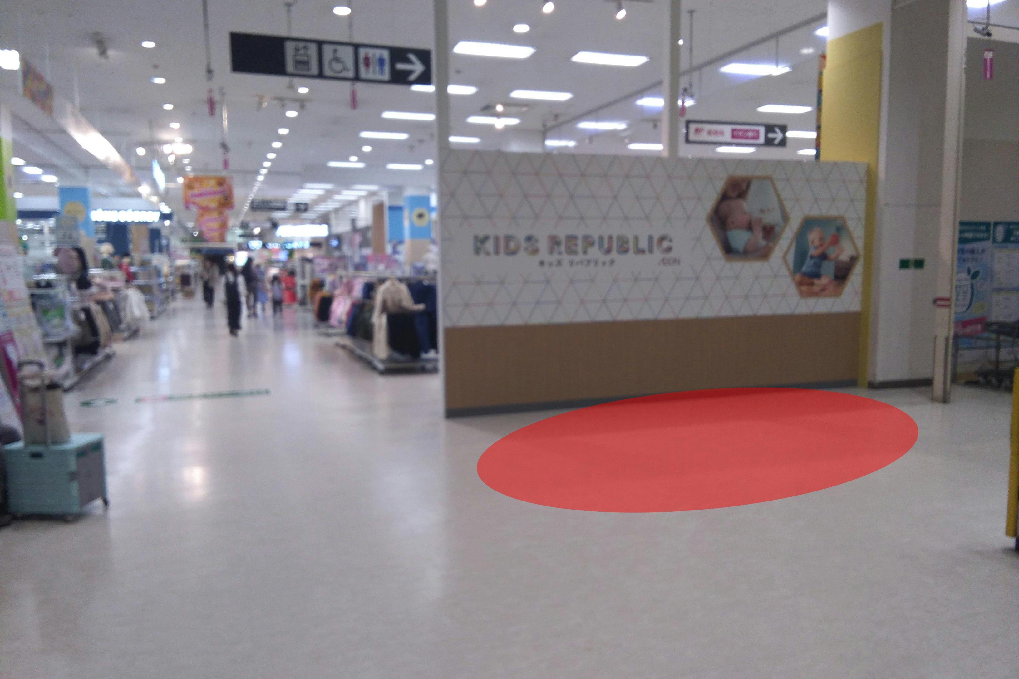 【イオン東雲店】プロモーションに最適な商業施設2F出入り口前のレンタルスペース