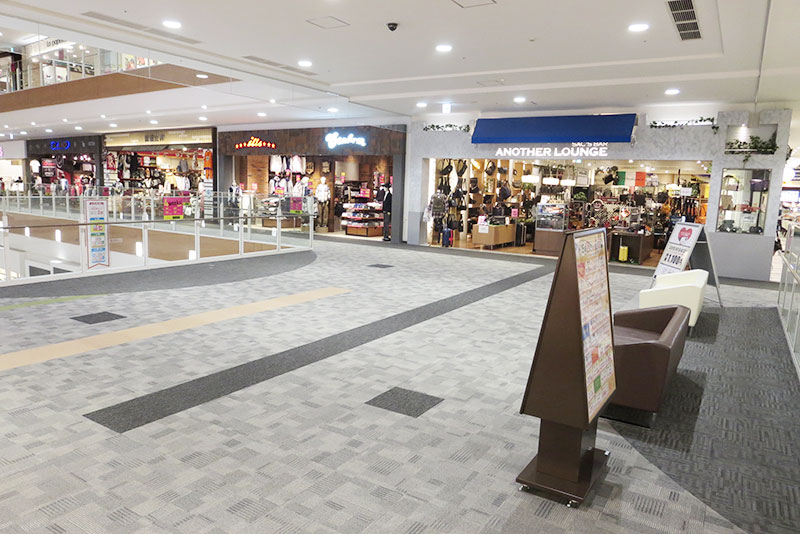 【イオンモール春日部】2F 西ブリッジ