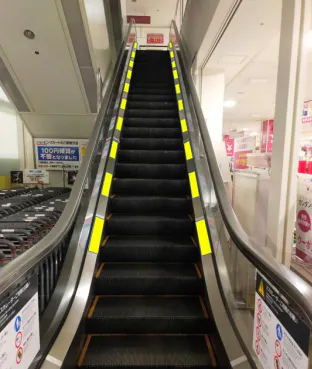 【イオン明石ショッピングセンター*】エスカレーターの画像