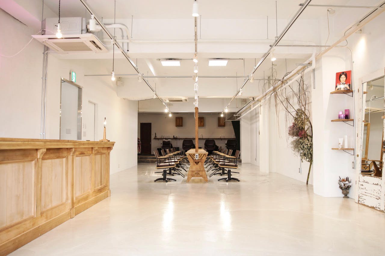 【矢場町駅6分】ポップアップストアやワークショップに最適な広々としたお洒落な美容室内のイベントスペース