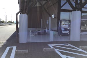 【ダイナム福山店】物販や喫煙具のプロモーション等に最適なアミューズメント施設のイベントスペース(喫煙所付近)