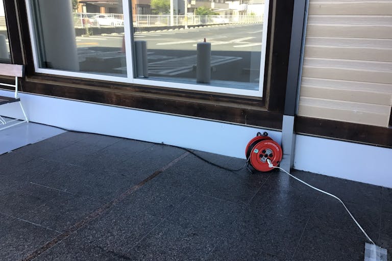 【ダイナム福山店】物販や喫煙具のプロモーション等に最適なアミューズメント施設のイベントスペース(喫煙所付近)の画像5