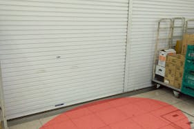 【フードネットマート高槻店】テストマーケティングや販促プロモーションに適した地域密着型のスーパーの店内催事用スペース