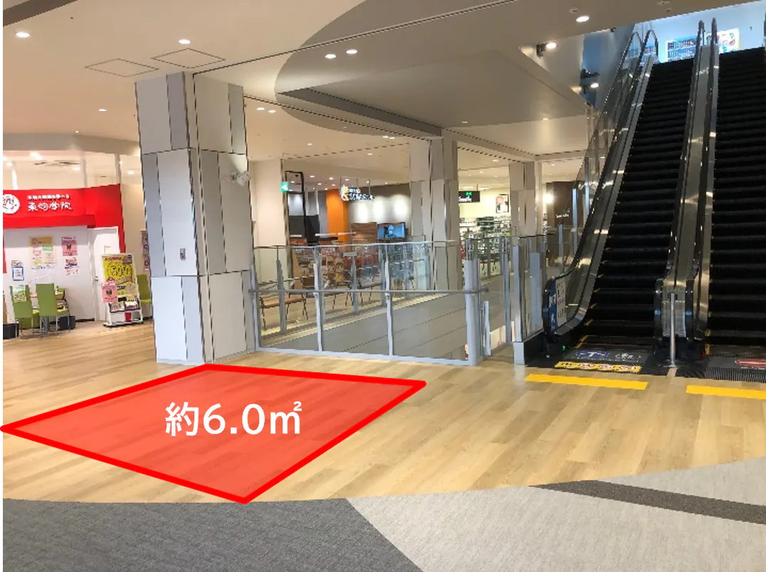 【ららぽーと堺】3階 Aエスカレーター付近