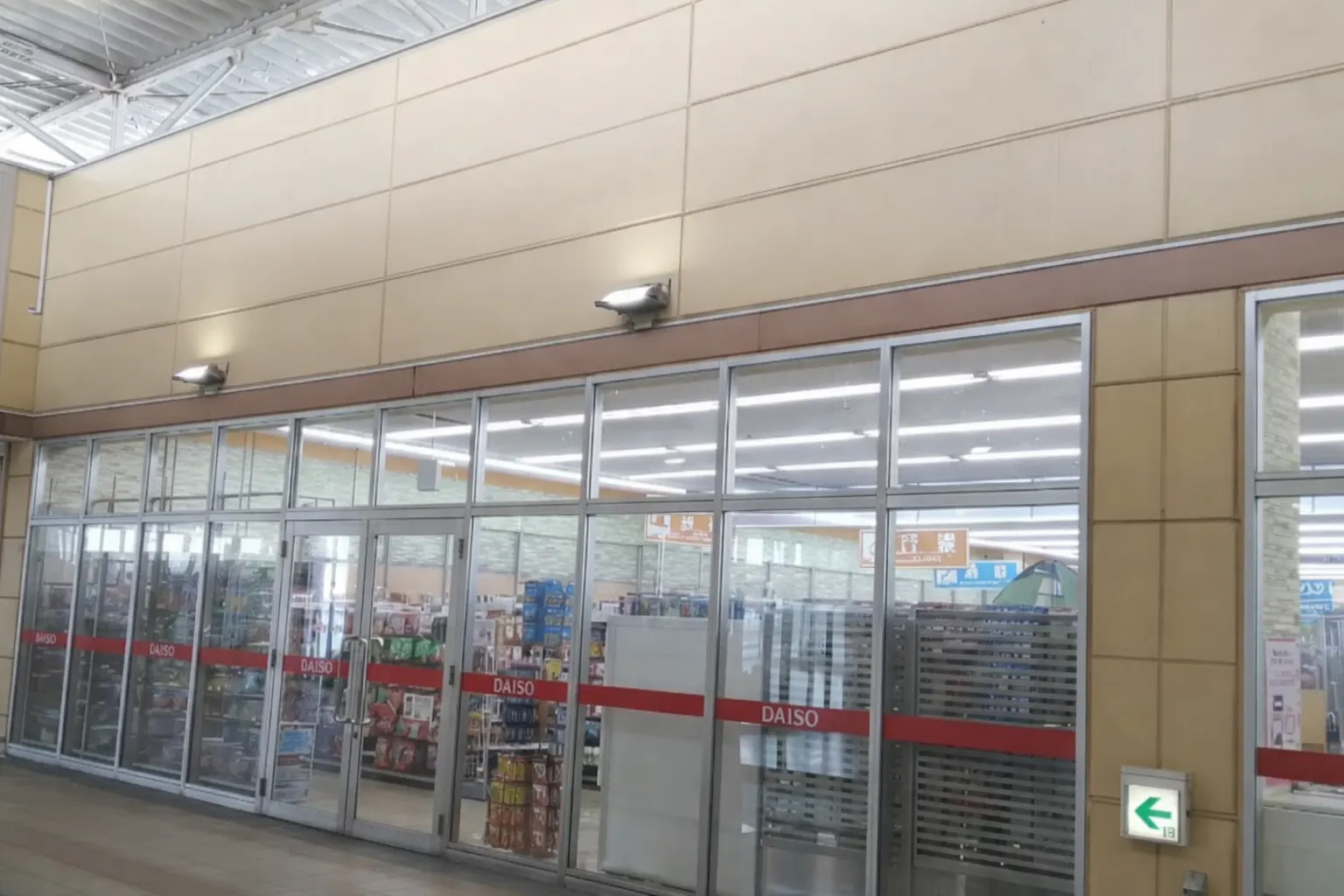 【イオンタウン佐野】販促プロモーションや物販に最適！近隣型ショッピングセンター2階ダイソー前の催事スペース