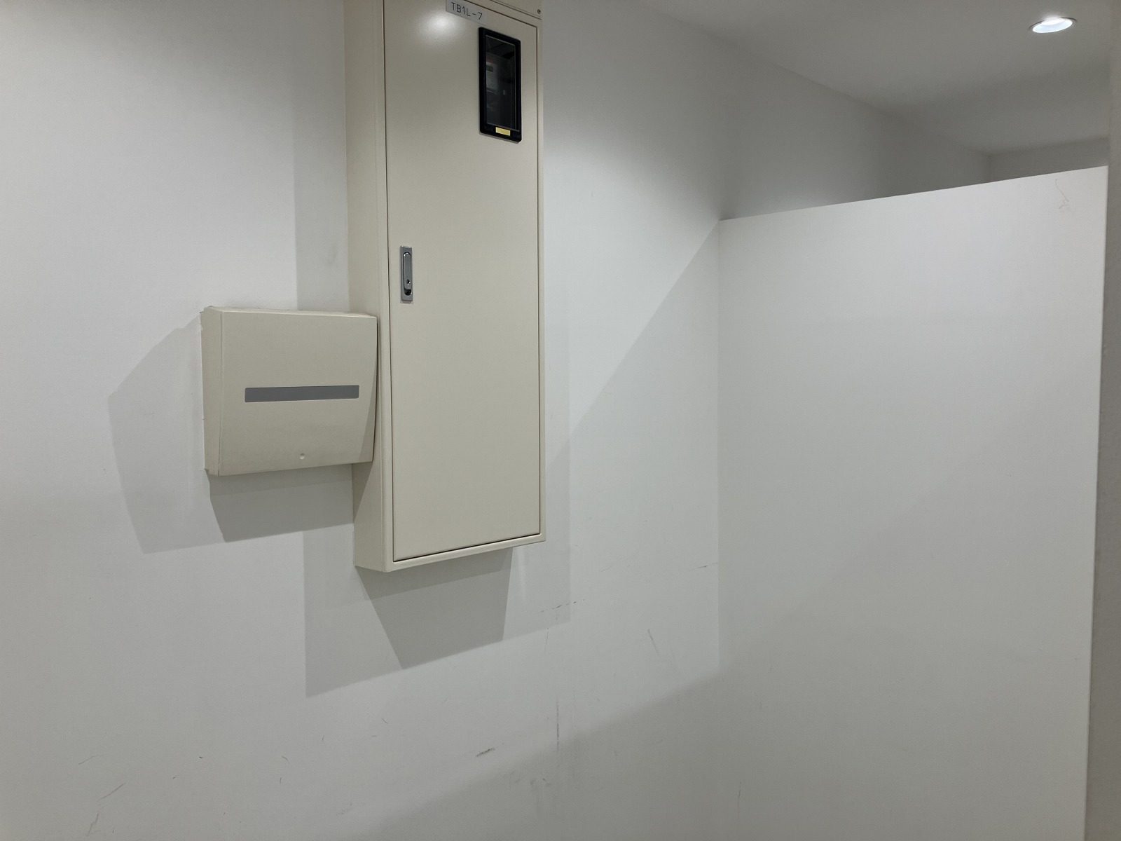 【梅田E-ma（イーマ）／B1F（19.11坪）】ファッションアパレルブランドの招待制展示会やポップアップショップに適した大阪駅、梅田直結の試着室、控室付きのイベントスペースの画像7