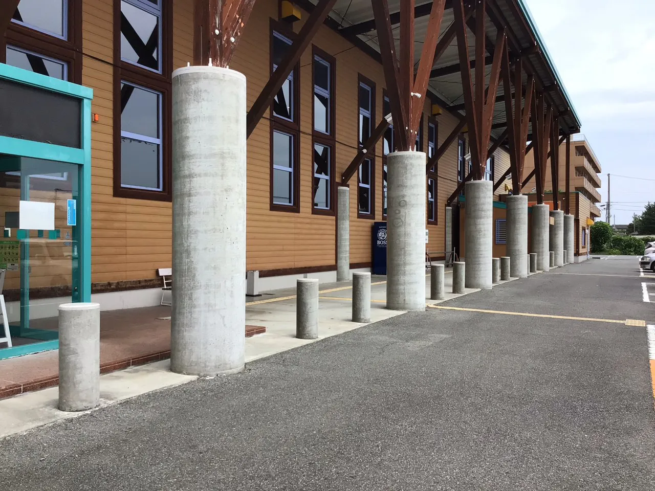 【ダイナムいわき平店】キッチンカーやプロモーションに最適なアミューズメント施設のイベントスペース(店舗出入口前)