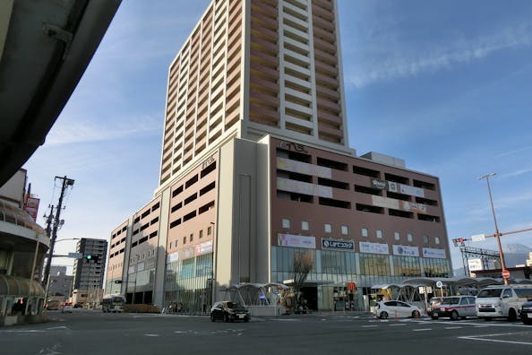 【イーラde】沼津駅1分のオフラインイベントやポップアップストア等の幅広い用途に対応可能なエスカレーターホール西側イベントスペース