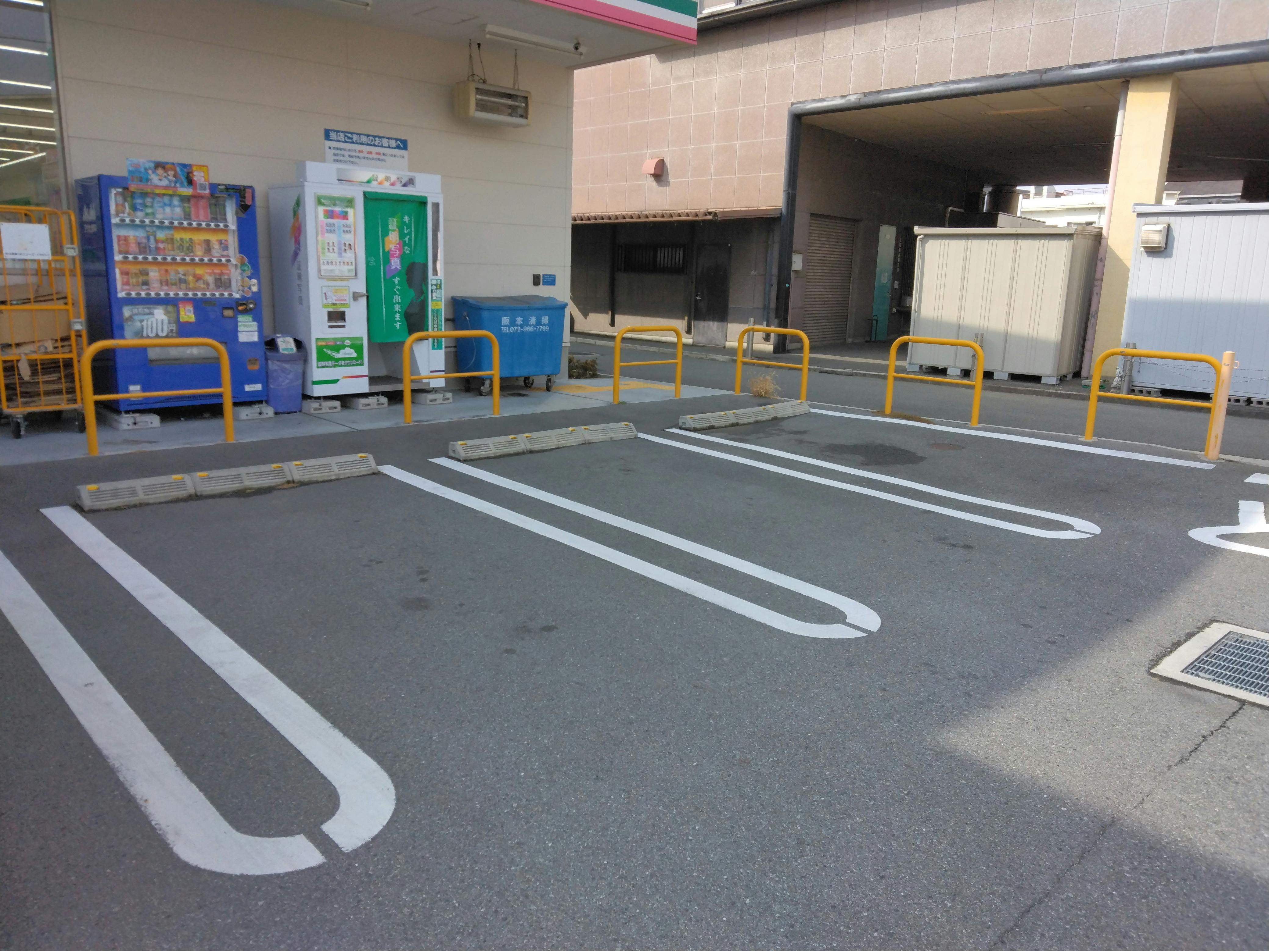 【ドラッグセイムス東大阪衣摺店】キッチンカー出店やプロモーション催事に最適なドラッグストアの駐車場イベントスペース