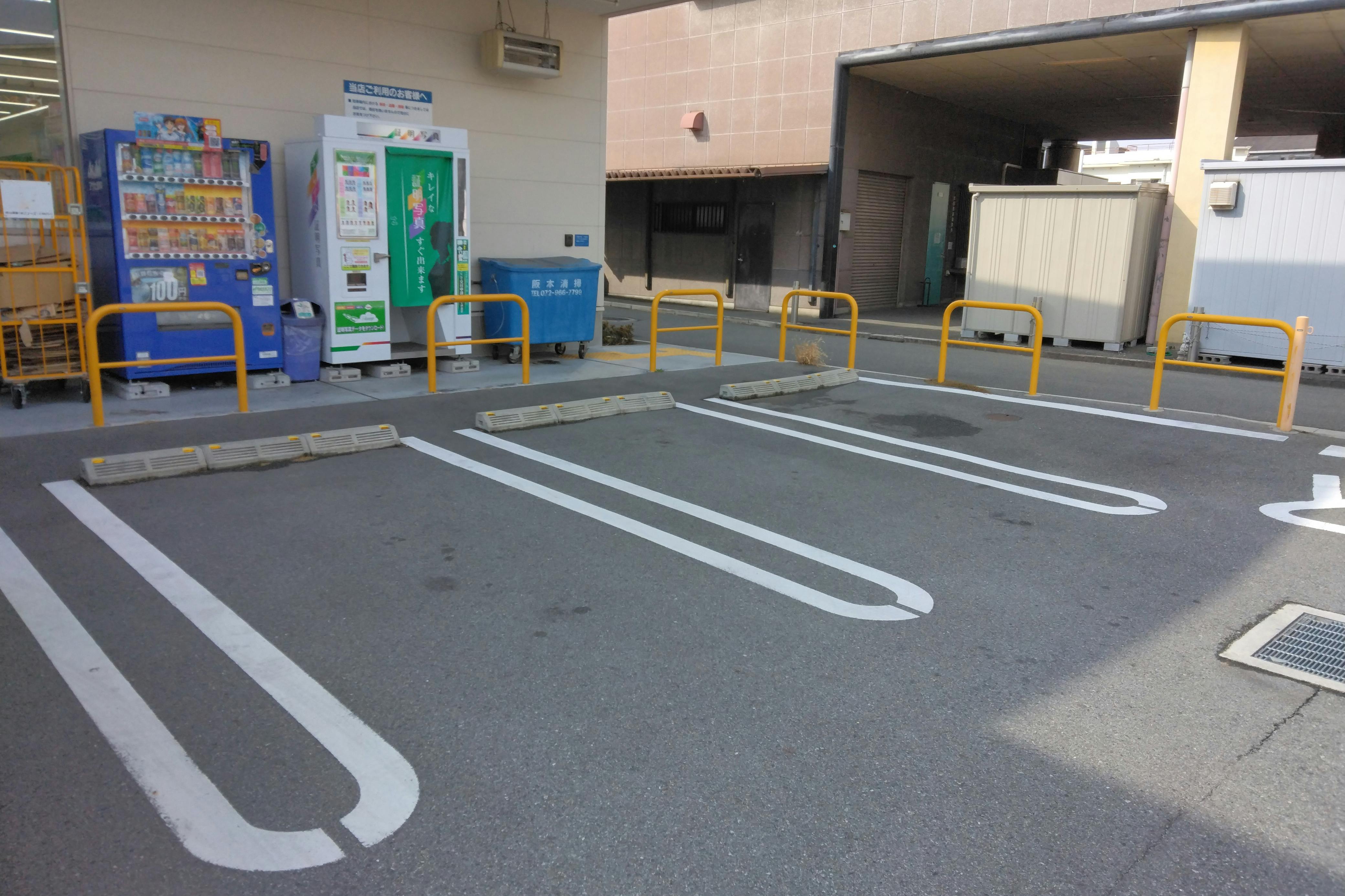 【ドラッグセイムス東大阪衣摺店】キッチンカー出店やプロモーション催事に最適なドラッグストアの駐車場イベントスペース