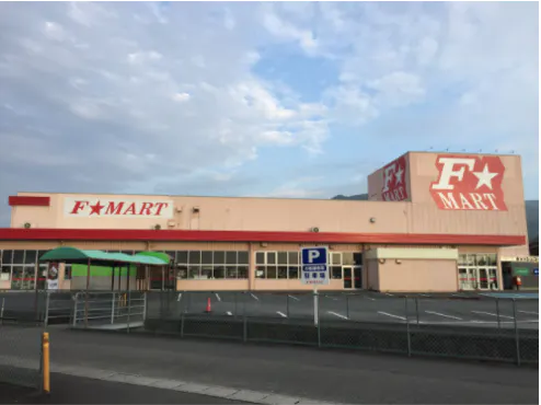 【エフマート多度】店内エスカレーター下 販促プロモーションに最適なスーパー店内催事イベントスペース