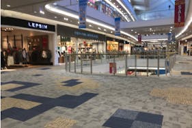 【イオンモール羽生】レプシィム前ブリッジ