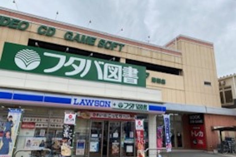 【フタバ図書TSUTAYA 海田店】プロモーションやキッチンカーに最適な入口近くのイベントスペースの画像3
