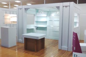 【イオンタウン成田富里/POPUPグリーン】ポップアップストアに最適な什器も充実したポップアップストア特設スペース