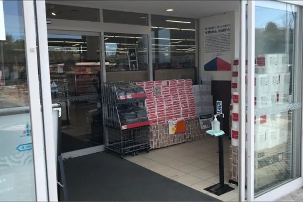 【西友 滝呂店】風除室 プロモーション用途や物販、食物販のポップアップストアに最適なスーパー店内催事イベントスペース