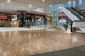【イオンモール常滑】フードコート前