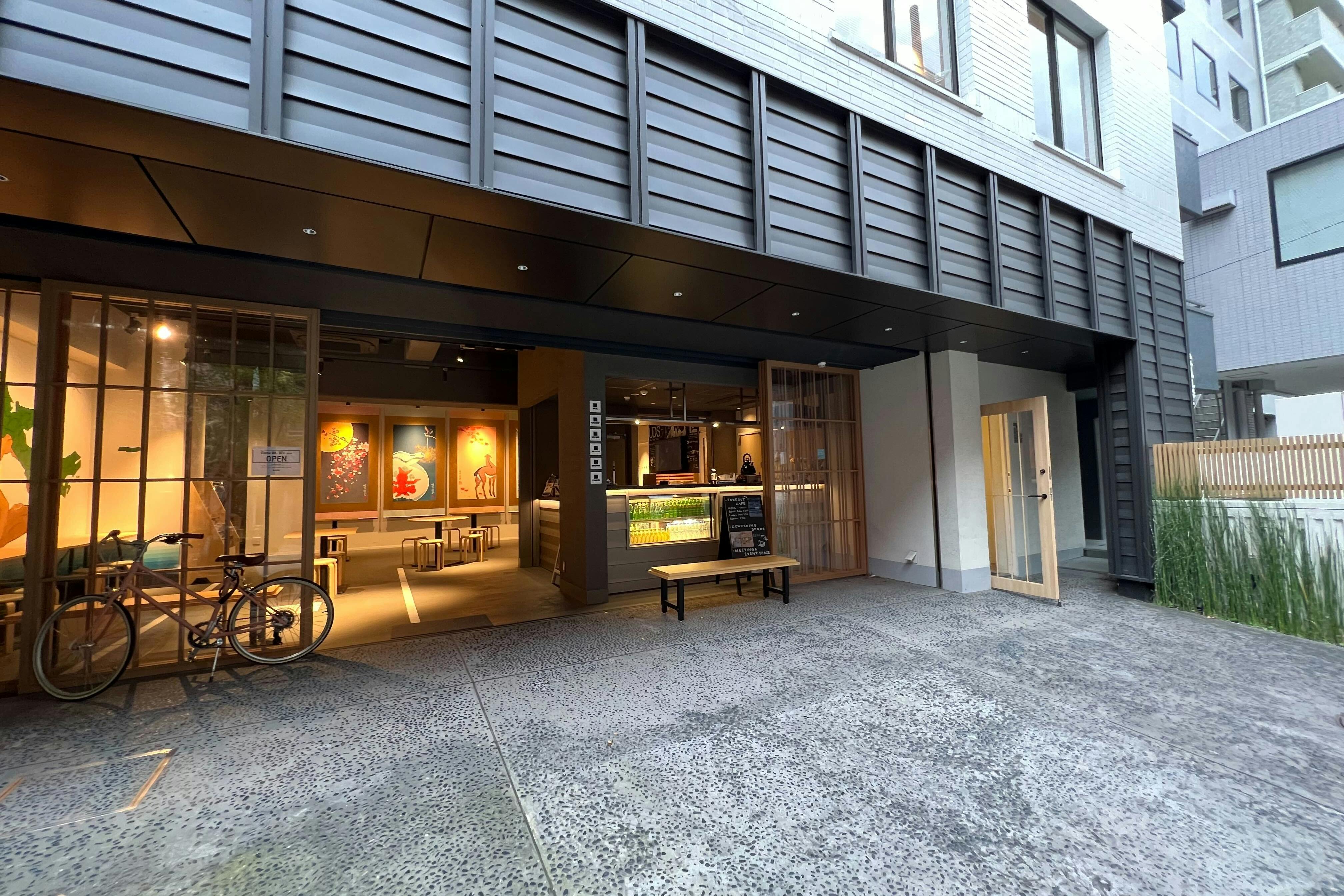 【新宿三丁目駅3分】少人数のワークショップや会議に適した10人定員の駅チカレンタルスペース