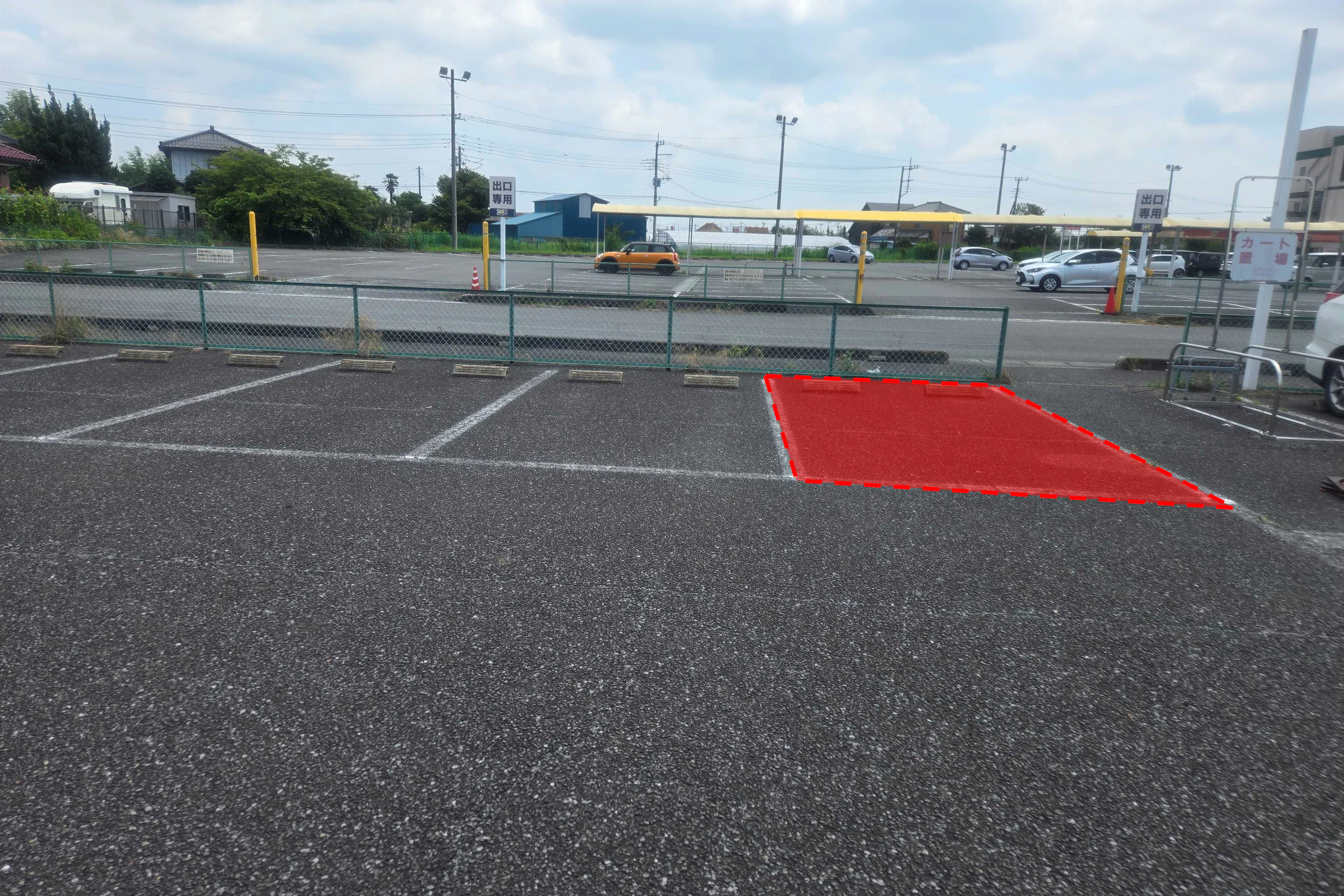 【スーパーバリュー 岩槻店】駐車場 各種プロモーション、会員獲得イベントに最適なスーパーマーケットの屋外催事イベントスペース