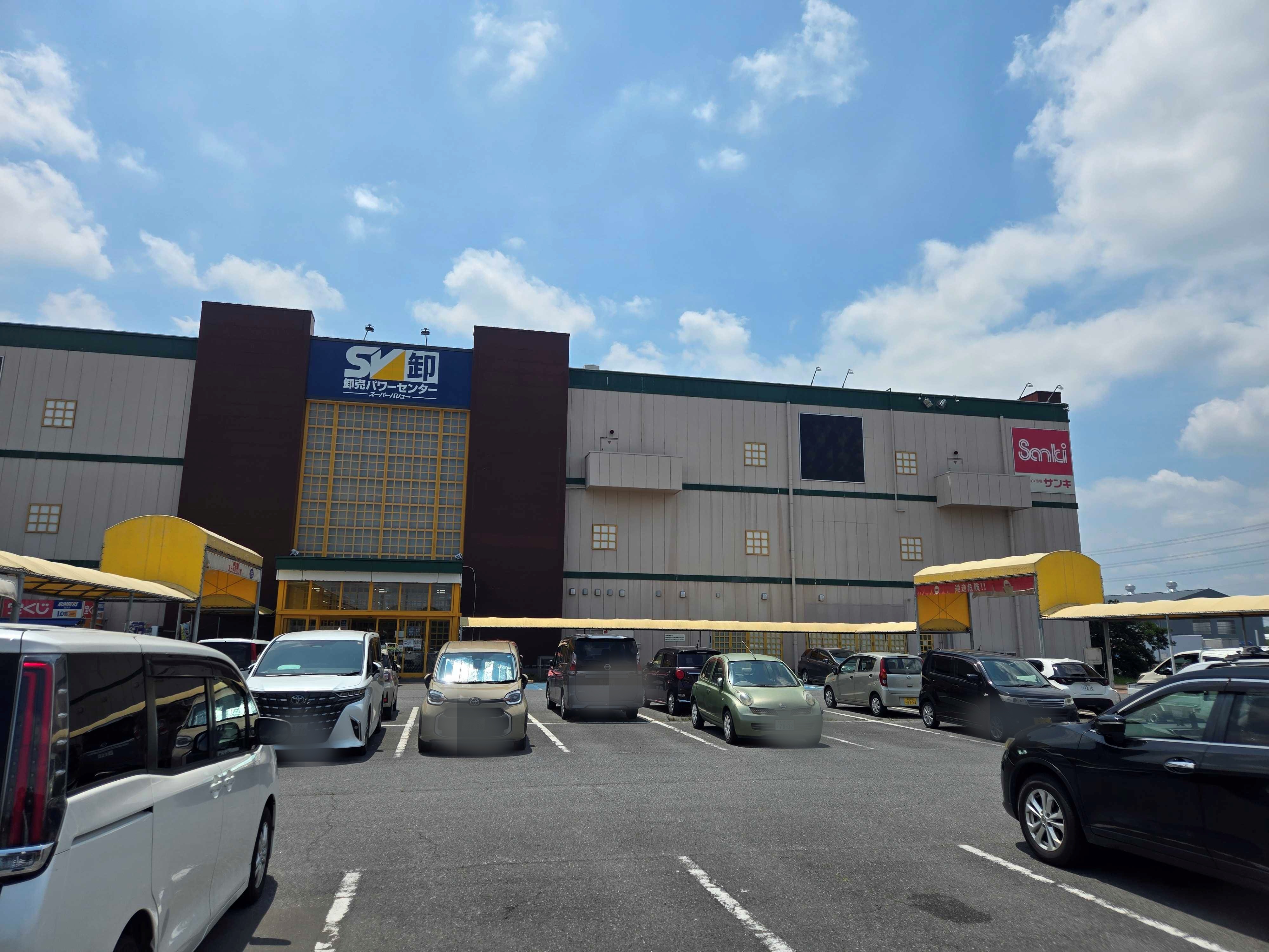 【スーパーバリュー 岩槻店】駐車場 各種プロモーション、会員獲得イベントに最適なスーパーマーケットの屋外催事イベントスペース