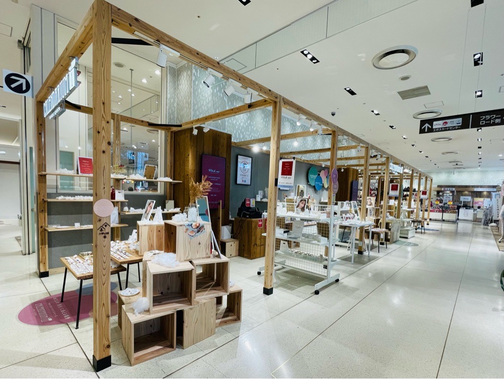 【神戸マルイ】1階カレンダリウムD04【物販・PR】三ノ宮駅徒歩1分。店内入って正面の好立地。トラフィックも多く物販・体験ワークショップ・プロモーションにも最適なスペースです。※最低利用日数7日間